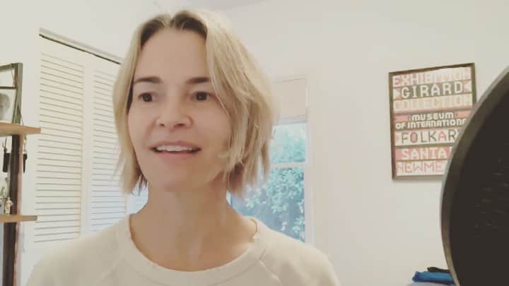 キャサリン・メーニッヒのインスタグラム：「First 👖fight  New one out tomorrow」