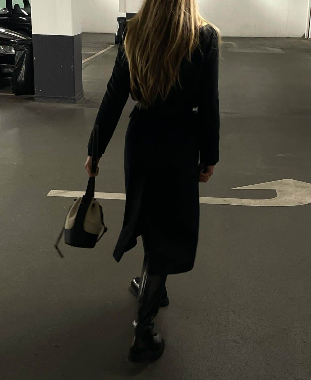 Mathilde Goehlerのインスタグラム：「Going for grocery’s.. reklame/brands tagged」