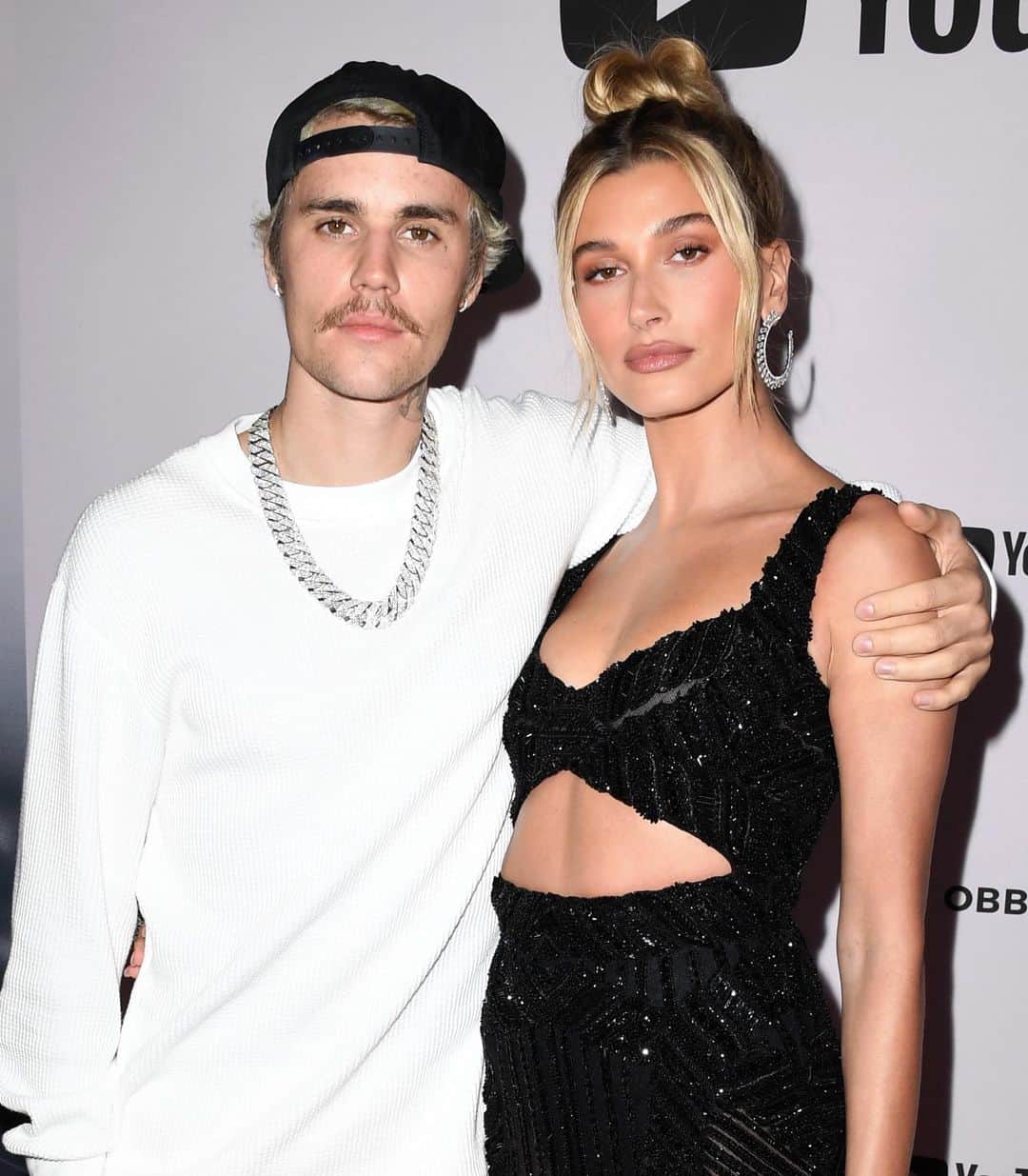 Just Jaredさんのインスタグラム写真 - (Just JaredInstagram)「Many fans are wondering about when Justin and Hailey Bieber's relationship began. Hailey just gave a bit of clarification about the timeline and you can see the story by tapping this pic in the LINK IN BIO.  #JustinBieber #HaileyBieber Photo: Getty」11月18日 3時51分 - justjared