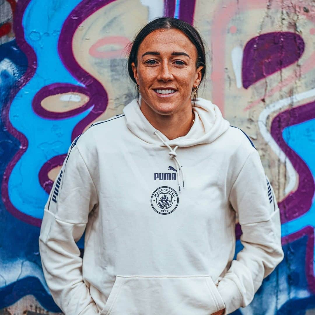 マンチェスター・シティFCさんのインスタグラム写真 - (マンチェスター・シティFCInstagram)「Joining us for the first time 6 years ago today @lucybronze! 🙌💫 #onthisday #mancity」11月17日 19時00分 - mancity