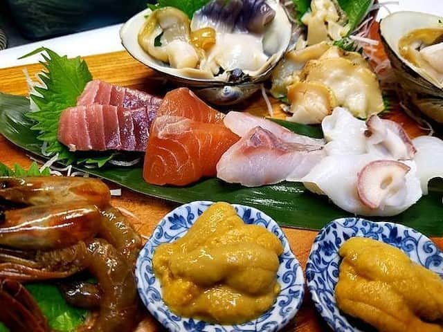 favyさんのインスタグラム写真 - (favyInstagram)「【恵比寿】『阿弖流為』は「GoToEatキャンペーン」対象店です。  Eatポイントを使ってお得に飲食店を支援しよう！ ネット予約後にお店を利用すると、代金からポイント分が割引！ （Eatポイントの有効期限は付与日から60日です。） ポイント利用のための来店には予約不要、飲食店様の予約手数料は完全無料！どんどん利用して飲食店を支援しましょう！  【恵比寿でGoToEat】恵比寿で北海道旅行気分！海と大地の恵みを活かすシンプルな料理を『阿弖流為』  恵比寿駅から徒歩2分の場所にあるダイニングバー『阿弖流為（あてるい）』。北海道産の食材をふんだんに使った料理をメインに、道内で水揚げされた毛蟹や厚岸産の牡蠣などを楽しめます。煮る、焼く、生など、素材の良さを活かした料理を堪能ください！  ▼詳細はこちら▼ https://www.favy.jp/topics/26855  ■店名 阿弖流為 (アテルイ)  ■お店のジャンル 郷土料理  ■TEL 0357842668  ■住所 東京都渋谷区恵比寿西1-8-10 木村ビル2F  ■営業時間 月・火・水・木・金・土 18:00〜23:00 予約のない土曜日は休業  ■予算 ディナー： 7,000円〜12,000円  ■喫煙 分煙(限定喫煙)  ■座席数 20  ■特徴 半個室あり  ■感染症対策 キャッシュレス対応 アルコール等消毒の実施 ソーシャルディスタンスレイアウト 店内換気の実施 個別皿での提供  ■店舗URL http://aterui.favy.jp  ■Web予約	 可  #gotoキャンペーン #gotoeat #gotoeat対象店 #gotoeatキャンペーン対象店 #gotoeatキャンペーン実施中 #gotoeat参加店 #gotoeat加盟店 #gotoeat東京 #gotoeatポイント #gotoイート #gotoイートキャンペーン #gotoイートキャンペーン加盟店 #gotoイート加盟店 #gotoイート参加店 #gotoイート対象店 #favy #ゴートゥーイートキャンペーン #ゴートゥーイート #ゴートゥーキャンペーン #生牡蠣 #牡蠣好き #牡蠣大好き #恵比寿 #恵比寿グルメ #恵比寿ディナー #阿弖流為 #毛蟹 #牡蠣 #ダイニングバー #日本酒」11月17日 19時00分 - favy_jp