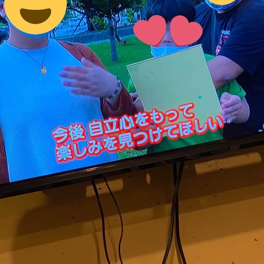 GOSAMARUさんのインスタグラム写真 - (GOSAMARUInstagram)「仕事場でテレビ見てたら琉ドラに良く来てくれる子を発見！ プライバシーがあるので名前とお顔は伏せます。 ハッピー賞おめでとう🤗 プロレスのポーズも最高だったよ👍」11月17日 19時05分 - gosamaru7