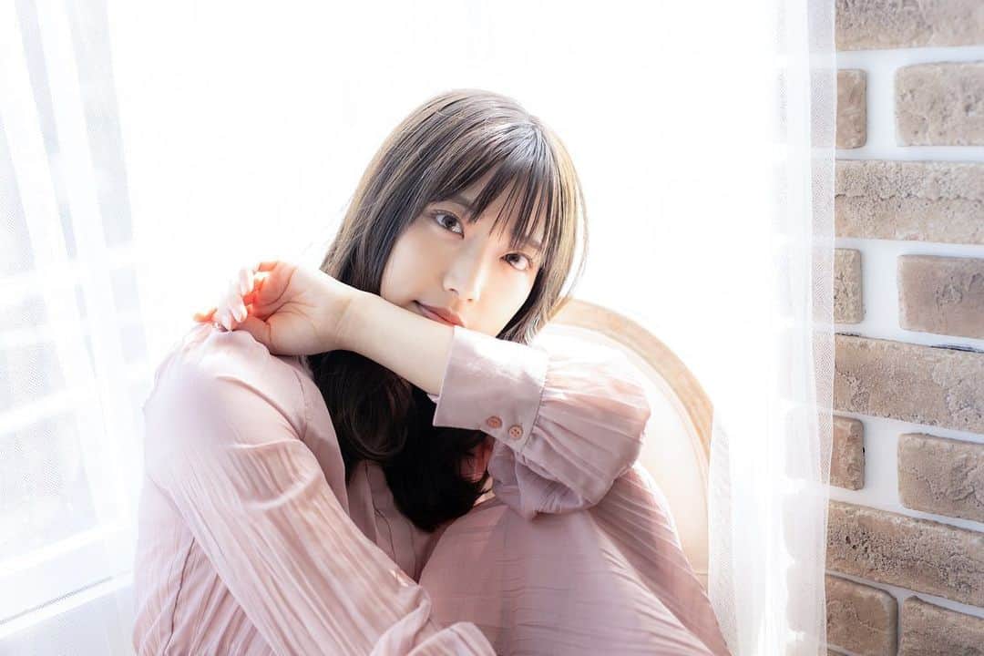渥美友里恵のインスタグラム：「📢 今週の週刊ゴルフダイジェスト 『らくトレゆるスト』に載っております📚 飛距離をアップさせたい方やアドレス改善に効果的なトレーニングです☺︎  よろしくお願いします💃  #週刊ゴルフダイジェスト #ゴルフダイジェスト #らくトレゆるスト  #渥美友里恵」