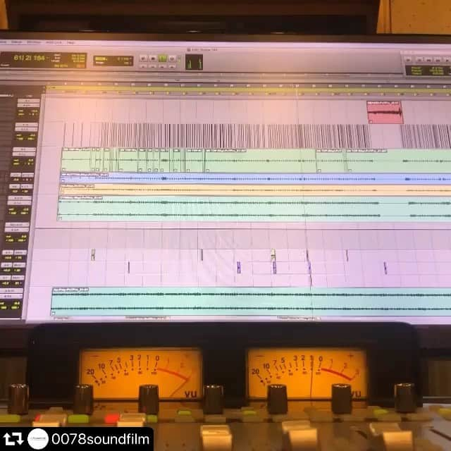 キム・ボヒョンのインスタグラム：「#repost @0078soundfilm ・・・ Coming Soon @keem.bo 🤟 ▶️Only drums,bass Sound(protools edit mode)  #studio#recording#musicproduction#studiogear#studiosetup#audioengineer#Mixing#Mastering#0078soundfilm#avid#protools#rockmusic#rockmixing#drums#bass#keembo#sweetune」