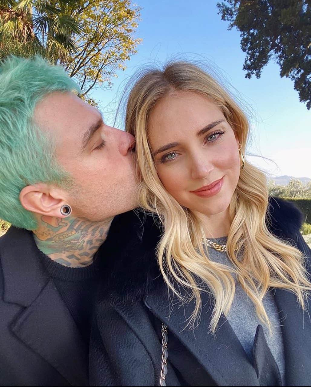 Blonde Saladさんのインスタグラム写真 - (Blonde SaladInstagram)「Congrats babes @chiaraferragni and @fedez for having won yesterday the Ambrogino D’Oro, the highest Milanese award, for their effort and commitment in the Italian fund raise for the pandemic situation. We couldn’t be prouder! 🤍 #theblondesalad #chiaraferragni #fedez #covid_19」11月17日 19時28分 - theblondesalad