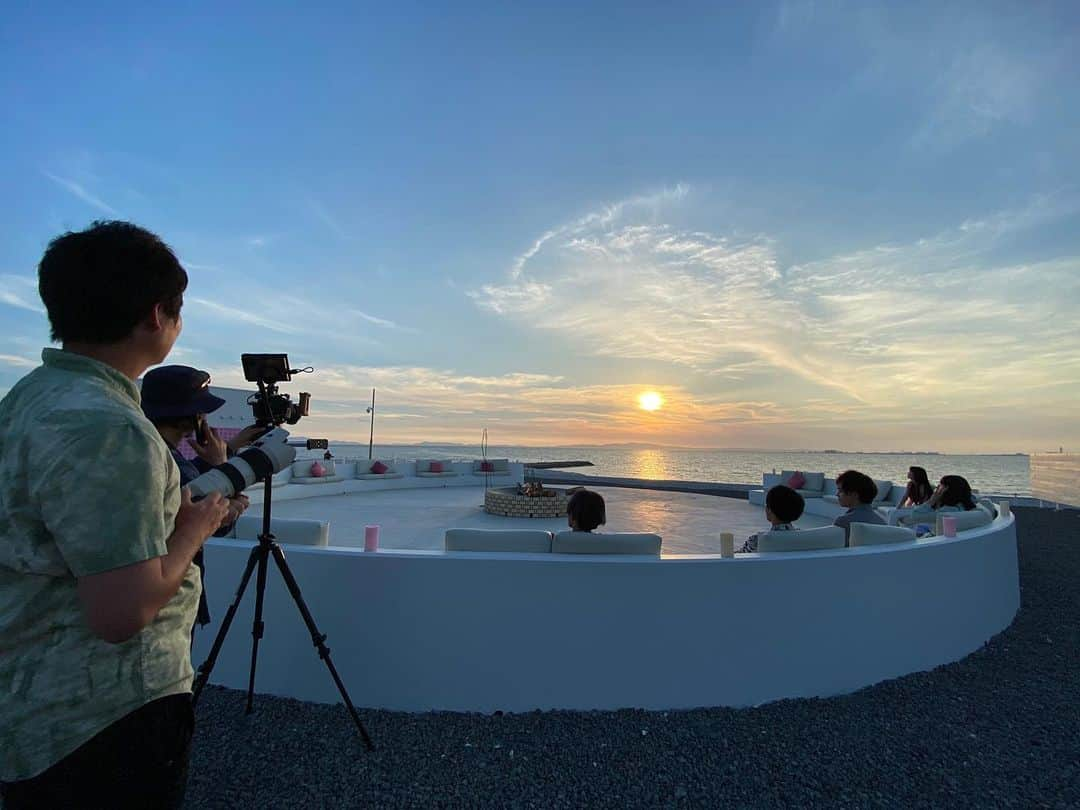 松本旭平さんのインスタグラム写真 - (松本旭平Instagram)「泉南MarbleBeachさんでの撮影にて 綺麗すぎる夕陽。  #泉南 #大阪  #夕陽」11月17日 19時50分 - akihira_matsumoto