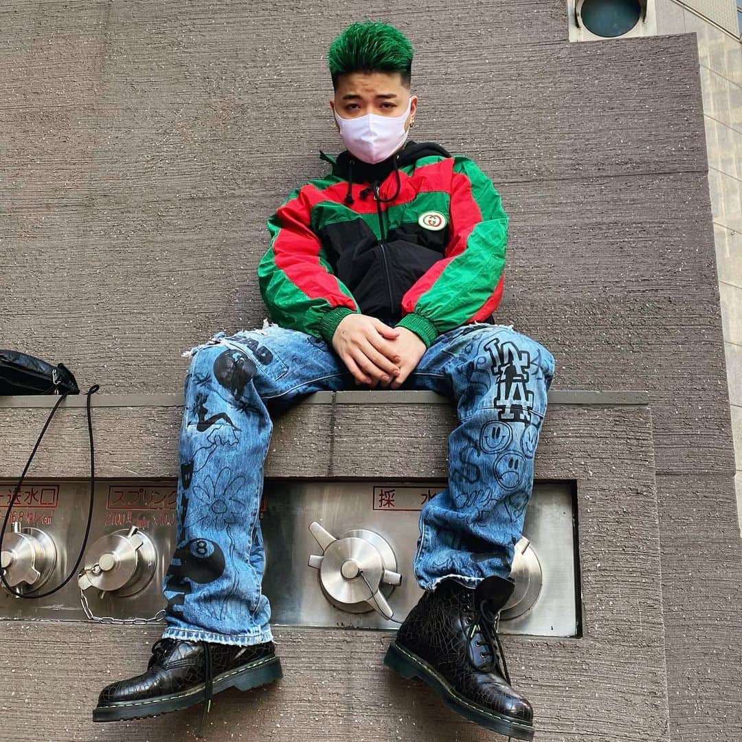 のインスタグラム：「オクタンと友達になる世界線どこ？？#apexlegends  @yusukehasunuma ←髪の毛の魔法使い🫀🔥」
