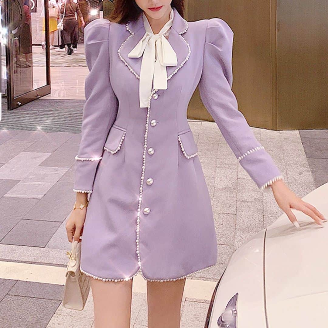 𝐵𝒐𝒖𝒒𝒖𝒆𝒕𝒅𝒆𝑴𝒂𝒓𝒊𝒆𝒆さんのインスタグラム写真 - (𝐵𝒐𝒖𝒒𝒖𝒆𝒕𝒅𝒆𝑴𝒂𝒓𝒊𝒆𝒆Instagram)「💜Muse lavender puff sleeve coat（No.301810） .  立体的なパフスリーブが上品なコート。 ラベンダーカラーが" IDOL LIKE "な1枚です💕  .」11月17日 20時01分 - bouquetdemariee.shop