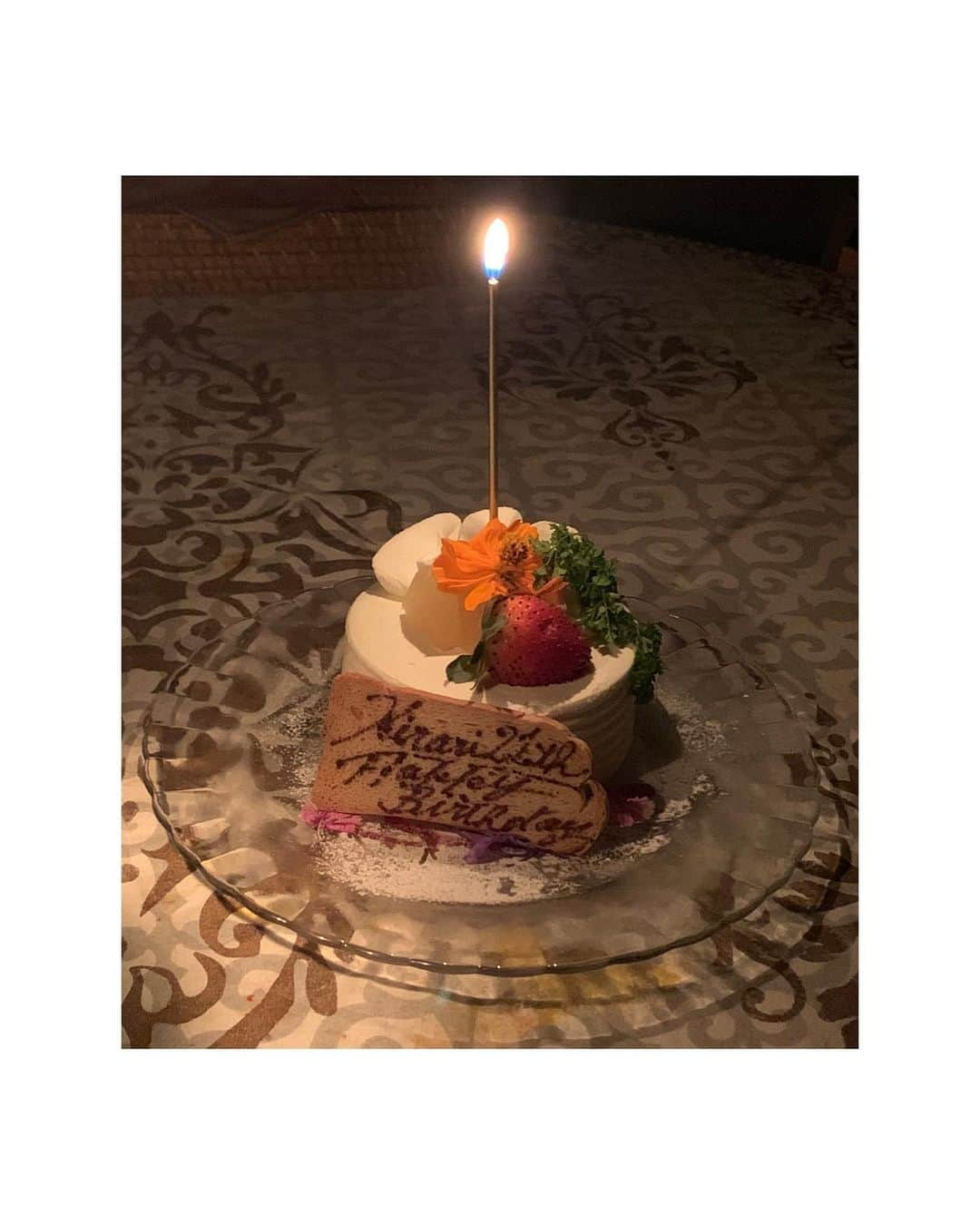 Kirariさんのインスタグラム写真 - (KirariInstagram)「ㅤㅤㅤㅤㅤㅤㅤㅤㅤㅤㅤ お友達が誕生日お祝いしてくれたの🕯嬉 そして髪の毛暗くしてネイル変えて マツパもしたよ🏷見てね」11月17日 20時03分 - kirari_1016_