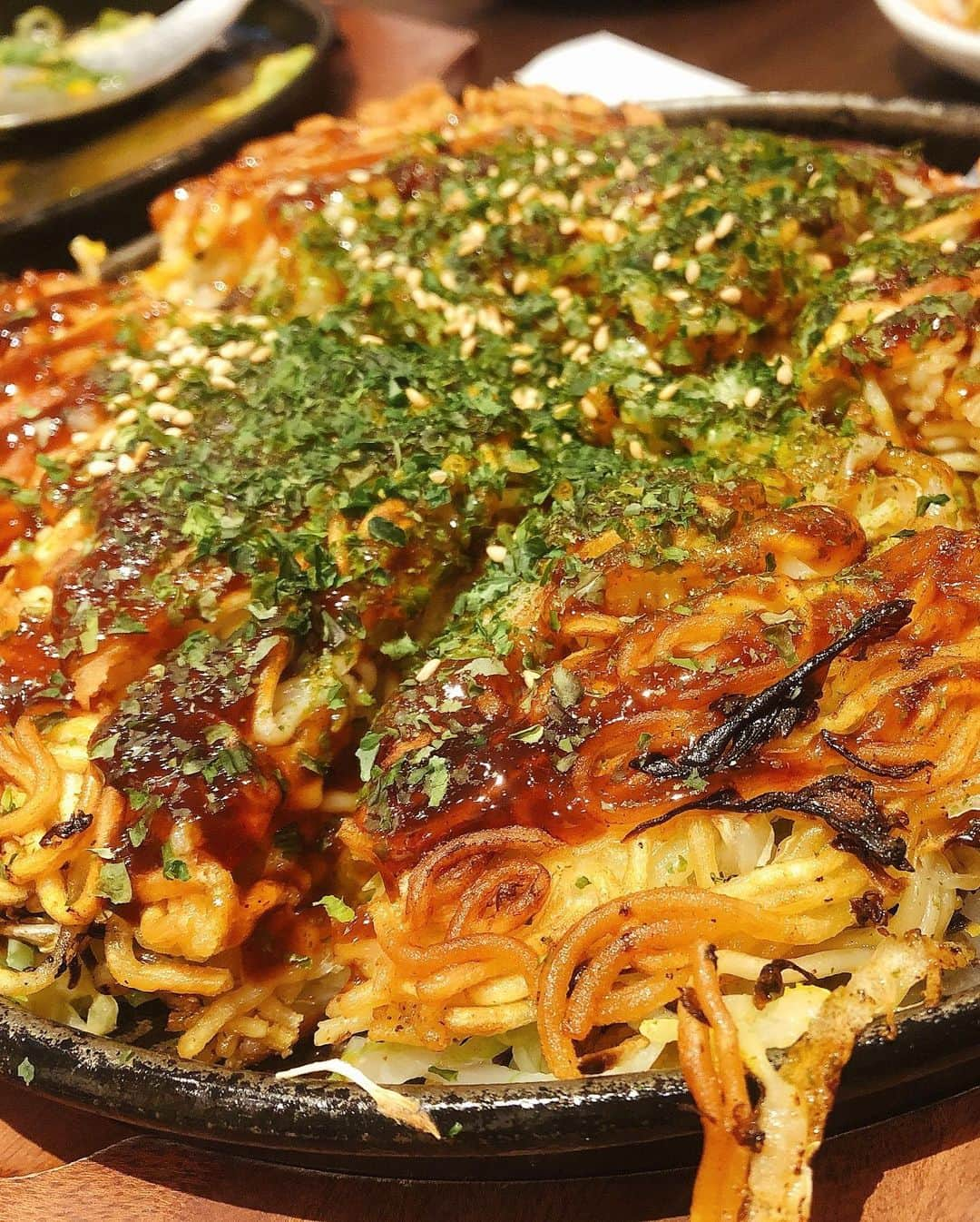 NAOさんのインスタグラム写真 - (NAOInstagram)「この前美味しいお好み焼き食べて来たよー！ 関西風を食べることが多いけど、広島風も美味しかったー😋 #ビブグルマン にも掲載されたお好み焼きらしい！ * #お好み焼き #東京グルメ #グルメ #国泰寺焼き #instafood #ffl #followｍe #tokyogourmet #bibgourmand #インスタフード #女医 #女医の日常 #doctor #ビジョナビ #美女ふぁいる」11月17日 20時05分 - dr_nao_0415