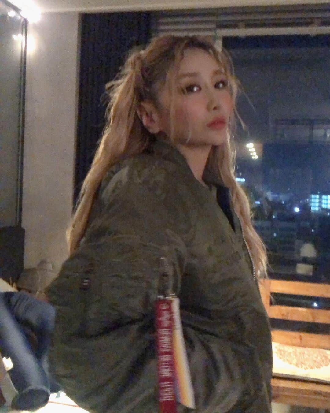 ジェアのインスタグラム：「흔들📸🐱」