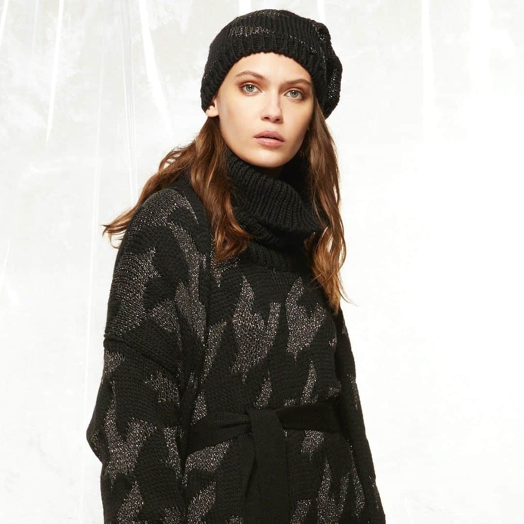 メットのインスタグラム：「Perfect winter days with our F/W Collection.  #FW2021Collection #Feminine #ILoveMet #WomanCollection #feelthedifernce」