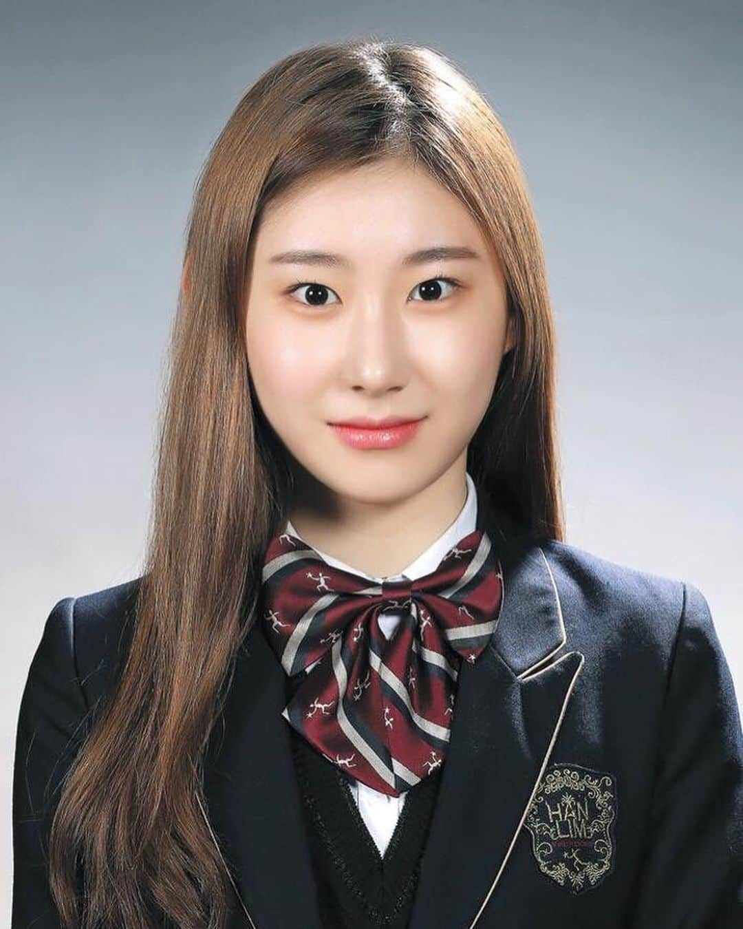 チェリョンのインスタグラム：「chaeryeong in school uniform📚 #있지 #ITZY #채령 #CHAERYEONG #MIDZY⁣⠀」