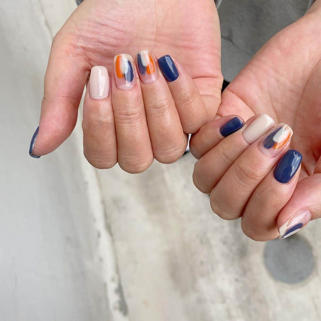 Kana Kobayashiさんのインスタグラム写真 - (Kana KobayashiInstagram)「#nails #painting #トリコロール #ネイル #ネイルデザイン」11月17日 20時51分 - anela_kana