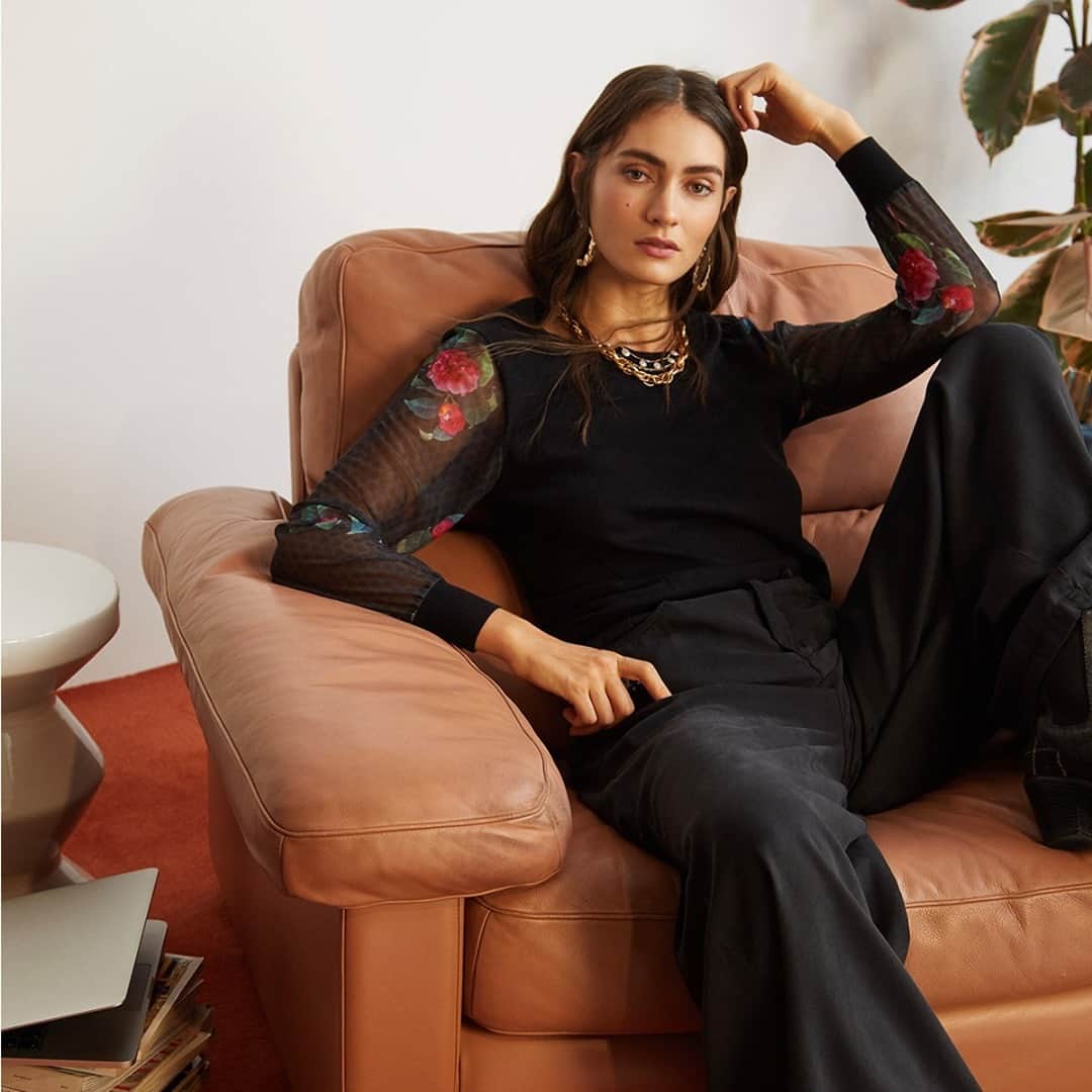 デシグアルのインスタグラム：「Rule nº1: there are no rules for your (at home) look. #CelebrateDifferent」