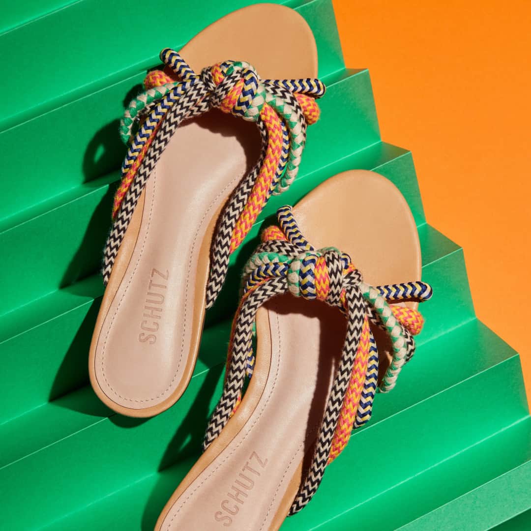 Schutzのインスタグラム：「WHEN YOU GET THAT SUMMER FEELING ❤️ #summercolorsschutz」