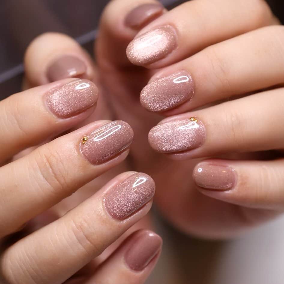 Yuka Maeda ::manicurelistのインスタグラム：「. . Salon data▼ ＝＝＝＝＝＝＝＝＝＝＝＝＝＝＝＝＝＝＝＝ . CADENAS -nail eyelash salon- ●Nail artist  @yuka.maeda  @yuki_cadenas ●eyelash　@cadenaseyelash  ゲストに愛と感動を…♡ . 【 LINE ＠cadenas 】 ご予約/お問い合わせはLINEよりお気軽に🤲 ▶︎▶︎#cadenasnail デザインアップしてます♡  price…★⭐︎Instagram特別キャンペーン中⭐︎★ . 「インスタ見たよ👀」と LINEからご予約で特別プライス7500円！！ . ※ご新規様限定 ※キャラクターや特殊なエレメント等のみ 別途料金いただく場合ございます🙇🏻‍♀️ . . price…初回8000円（オフ込み） access…大阪市北区堂山町16-1  中崎町駅  徒歩5分 /  梅田駅  徒歩6分 . tel… 06-4792-8617 ＝＝＝＝＝＝＝＝＝＝＝＝＝＝＝＝＝＝＝＝ . . .  #中崎町ネイルサロン #梅田ネイルサロン #大阪ネイルサロン #関西ネイルサロン #インスタネイル #instanails #instanail #トレンドネイル #ネイルサンプル #クリアネイルデザイン  #ネイルブック #パープルネイル #ネイルチェンジ #今月のネイル #にゅーねいる #冬ネイル #ミラーネイル  #ネイル大好き #ベージュネイル #ネイル部 #女子力向上委員会 #女子力 #女子力ネイル #アートネイル #バーガンディネイル #ニューネイル  #ナノソル #ナノソルcc  #ナノソル販売店大阪」