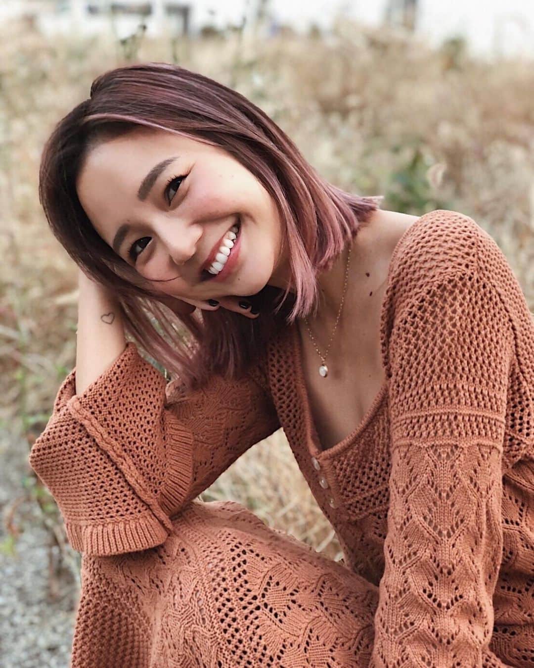 MELLOWのインスタグラム：「new hair💫  @babykiy   【stylist:@mellow_watarutakagi】 . . . #ケアカラー#ケアブリーチハイライト . . . Takagiお客様hair →@mellow_takagi_customer_hair . . 【メニュー】 カット+ケアブリーチハイライト+カラー . . 【Mellowのお客様ヘアスタイル】⇨@mellow.hair.style . . . . . . . . . . . . . . . . . . . . . . . . . #babykiy #kiyちゃん #バレイヤージュ#バレイヤージュカラー #束感カット #外国人風束感#pink#ピンクヘアー#外国人風カラー #アッシュカラー #外国人風 #外国人風ヘアー #ブリーチ #ブリーチハイライト #3dカラー #透明感カラー#スライドカット #mellowsalon#原宿美容院 #表参道ヘアサロン #tokyohairsalon #表参道美容室#sustainable#sustainablesalon#サスティナブル」