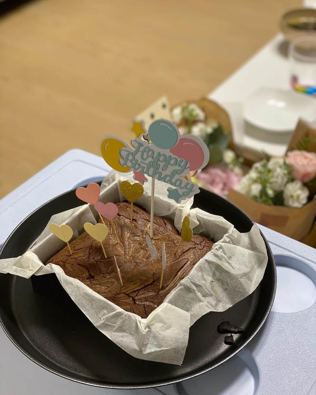 ユ・ヘジュさんのインスタグラム写真 - (ユ・ヘジュInstagram)「혜주x엄지 생파🥳 오늘이 끝나기까지 생일하기✨ 다들 맛난 음식이랑 떡도 준비해오고 빵도 만들어주고 예쁜 선물까지 고마워 축하해주신 분들 모두 감사합니다🤍」11月17日 21時08分 - r_yuhyeju