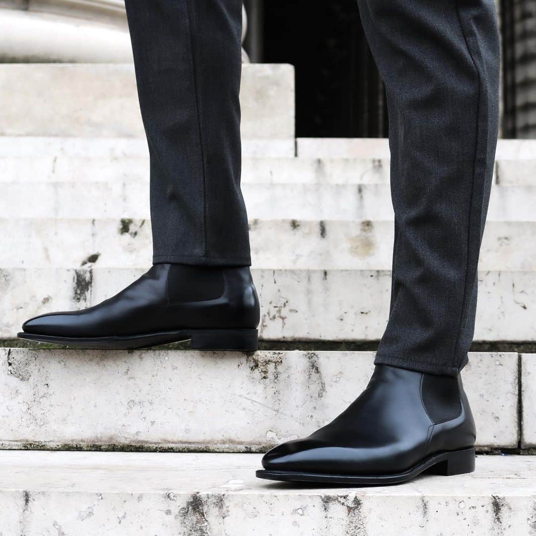 コルテのインスタグラム：「Classics never die! . . Bella boots in black calf available on our e-shop on www.corthay.com #Corthay #paris」