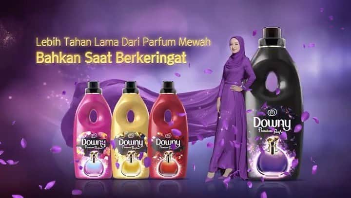 ラウディアシンシアベラのインスタグラム：「Bismillah✨  Hi temen-temen tau ga sih untuk kita yang berhijab sangat cocok loh pakai @downyindonesia karena wanginya tahan lama dan formulanya sudah disempurnakan.  Jadii.. hijab dan baju kita selalu wangiiii dimanapun dan kapanpun,insyAllah.  Nunggu apa lagi !!!  💜DownyBaru」
