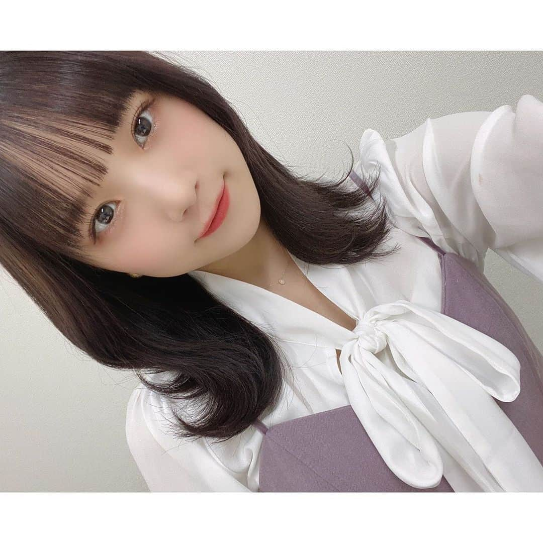 稲場愛香さんのインスタグラム写真 - (稲場愛香Instagram)「🖤🍇﻿ ﻿ ﻿ new hair ✂️﻿ ﻿ 黒髪にしました！ラベンダーが入ってるよ〜﻿ ﻿ ﻿ 今日は名古屋で﻿ たこちゃん(工藤由愛ちゃん)のバースデーイベント♪﻿ ﻿ MCをさせて頂きました！﻿ ﻿ ありがとうございましタコ♡🐙﻿ ﻿ ﻿ ﻿ #juicejuice #工藤由愛 ちゃん #ゆめちゃん #タコちゃん ﻿ #タコ好き #熱量すごい #天然 #可愛い #タコポーズ ﻿ #道産子 #仲間 #娘のよう #おめでとう 🐙 #稲場愛香 ﻿ #黒髪 #ラベンダー #バイオレット」11月17日 21時45分 - manaka_inaba.official