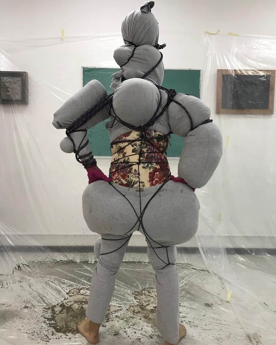 ジャンポールレスパナールのインスタグラム：「. From inspiration to research to final production. Here’s a glimpse of the costume work I did in Mexico DF for the Omphalos project. @damienjalet 👣 #pourmoiladanse」