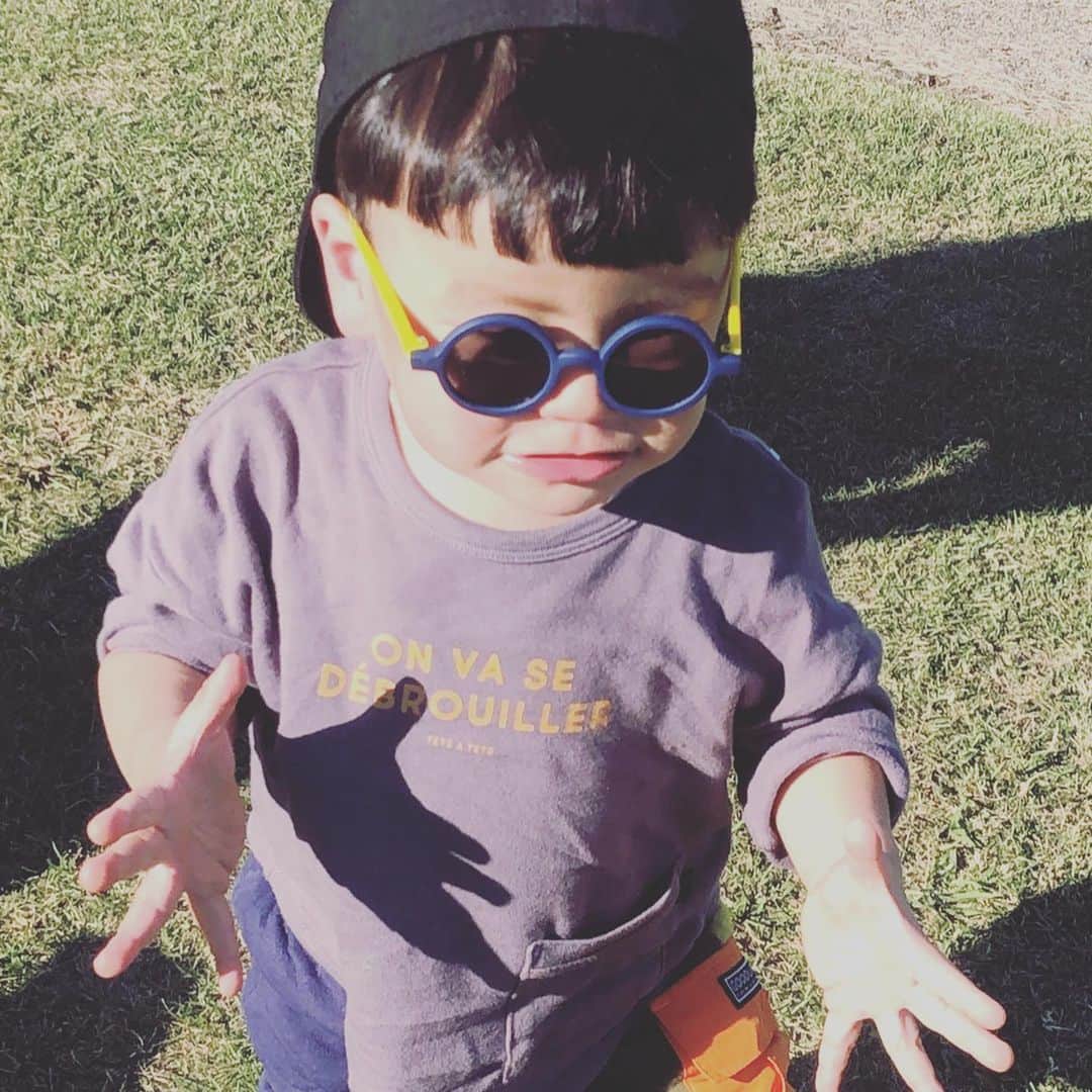 丸本莉子のインスタグラム：「1歳4ヶ月。あさひくん、とうとう2歳の甥っ子（誕生日近いから丸々1年離れてる）の身長、体重を抜きました。🧐めちゃくちゃ大きく元気に育ってます𓀃飛行機とトトロが好きなようです✈️💨」