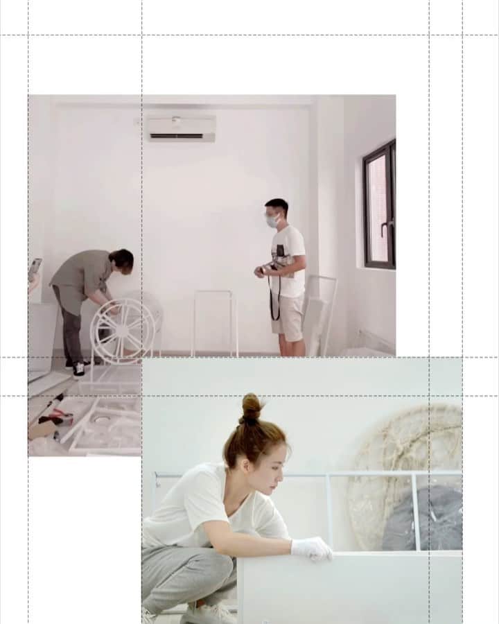Giann Chanのインスタグラム：「【長文慎入】 品牌前期的工作不多說了  但這個event 真的想分享一下: 在9月底就已經開始計劃了  本來滿心歡喜 有一個新地方可以給我用到  就開始訂購不同裝飾 等收貨到真正落場「裝修」對，是裝修 場地是半完工狀態 被要求幫忙順便一起裝修 結果整個十月花了兩星期每天去佈置 搬搬抬抬 幾百萬樣東西準備 安排音響燈光食物酒佈景版攝影師化妝師 (內心真的佩服以前的活動搞手）  就在預定event日子前的幾天  場地老闆就出爾反爾 說這次不合作了 經過多次磋商 也是維持原判 沒有被call off event 更糟的事了  我當天的世界是崩潰的  哭了一晚  打算放棄 (脆弱mode  但無奈隔天還要去清理現場 還要通知各方人士取消了  就在同一天 我的拍檔說了一句：「昨天發生了就留在昨天，今天是新的一天了。」  經過自我調節後 立刻重新搜索新場地  再重新安排所有事項  這次就只有一晚時間佈置場地  幸好這次幫忙的人多了 總算順利在12點前完成 但還是失眠到5點 早上10點就要開始到場準備  當天活動算是達到心目中80% 的結果  因為其實有好多好多我希望有的細節和畫面都沒出現  只能說世事並沒有百分百完美 (但偏偏我對所有事物都好高要求)  總結是每一件事即便是壞事都是學習和成長 我得不到完美 但累積了經驗  感恩身邊真的好多人幫忙和照顧  衷心感謝 🤍   #Behindthescenes」