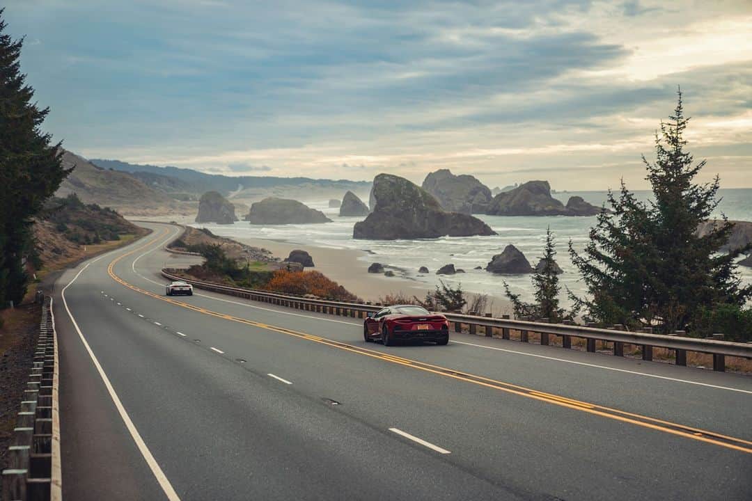 McLaren Automotiveさんのインスタグラム写真 - (McLaren AutomotiveInstagram)「The Pacific Ocean lashes against the stunning rocky landscape of the west coast of the United States. An unforgettabble road trip in the McLaren GT for #GTAdventures」11月17日 22時03分 - mclarenauto