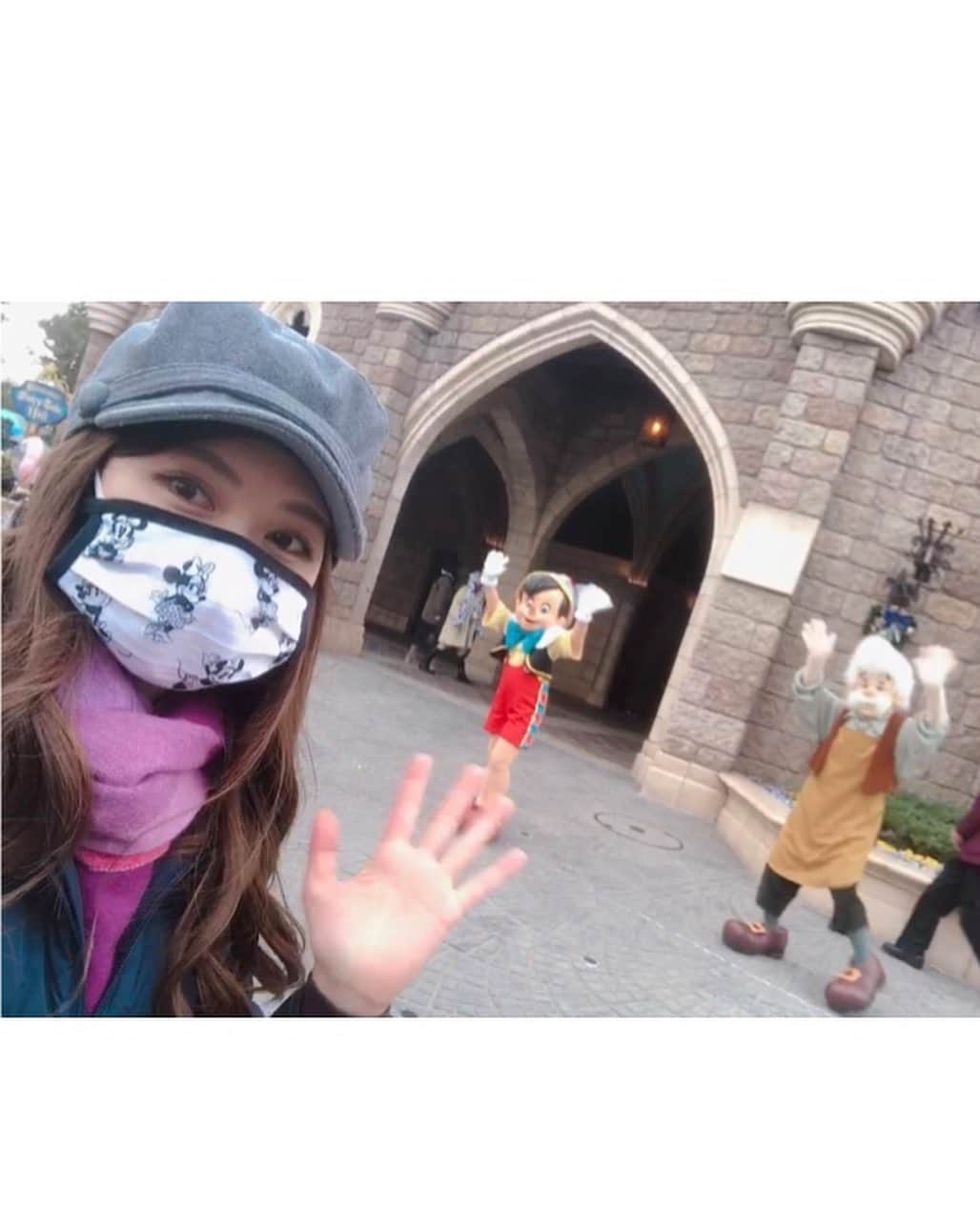 橘ゆりかさんのインスタグラム写真 - (橘ゆりかInstagram)「🎀🏰🎁﻿ ﻿ ﻿ ひっさしぶりのディズニー🥺❤️﻿ 少しでもクリスマスを感じられて幸せだった〜🎄﻿ ﻿ やっぱチュロスはおいしいなっ！！﻿ ﻿ ﻿ ﻿ ﻿ #ディズニーランド #橘ゆりか #チュロス #ディズニークリスマス #ミニーカチューシャ #しあわせ #クリスマス #tdl #tdr #tokyodisneyland #christmas #disneygram」11月17日 21時58分 - yuricalcal