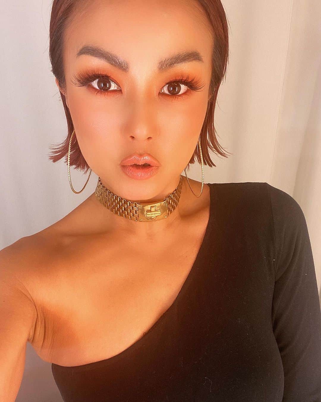 Nazukiのインスタグラム：「✨天赦日＋天恩日✨  今年最後の天赦日💕 最上の大吉日✨ この日に初めたことは、成功すると言われてます‼️ 最上最強日✨✨  私は最近、自分磨きの内面から磨きで、瞑想始めたりしました🧘‍♀️ コロナで自粛の時は自分時間あったけど、最近急に忙しくなったりして、自分と向き合う時間なくなったりしたから、そんな時こそ、自分時間を作るように心がけるようにしました✨  表向きの仕事をしてるから、外側に意識を向ける事が多かったけど、良い事も問題が起きたりするのも、全て自分自身で起こしていて、問題も自分の内側に答えがある👌  そう思うと、色んな気づきに気づかされ、新な出会いや導く人や関わる人が変わってきたりで、自分自身が開けてきた気がする✨  これは日々訓練だけど🤙🏻  最近では夢だった事が現実に決まったり👏🏻👏🏻  好きな事をコツコツやり続ける✨ 自分がワクワクする気持ちを忘れずに✨ 小さな夢が大きな夢に変わる時が、 引き寄せが必ず来ると思う✨  自分を大切にする、ほんとの意味がわかってきたする❤️  そして、 0歳から発育ダンス認定講師講座の、先行予約もスタートしました‼️  無料説明会受けた方のみではありますが、たくさんの方が受けてくれて、ほんと嬉しい🥺です！  次回説明会 11/22 11時〜  2歳から発育ダンス @渋谷 ＆　オンライン 14:00〜14:50  11/23 @鎌倉 15:00〜15:50  気になる方はDMメッセージください ❤️  #天赦日　#天恩日　#大吉日 #0歳から発育ダンス　#2歳から発育ダンス　#自分の夢」