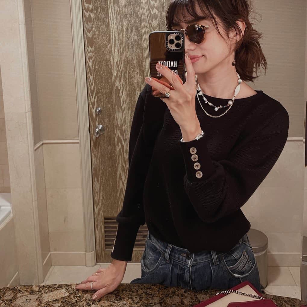 eiko kagamiのインスタグラム：「. . インスタのアップデートの変わり具合にかなり戸惑った！😂 . 今日はデトックスday💭 . . . . #大人カジュアル #デニムコーデ #カジュアルコーデ #インスタ #ビックリ #ストーリーズもなかなかあげられずw」