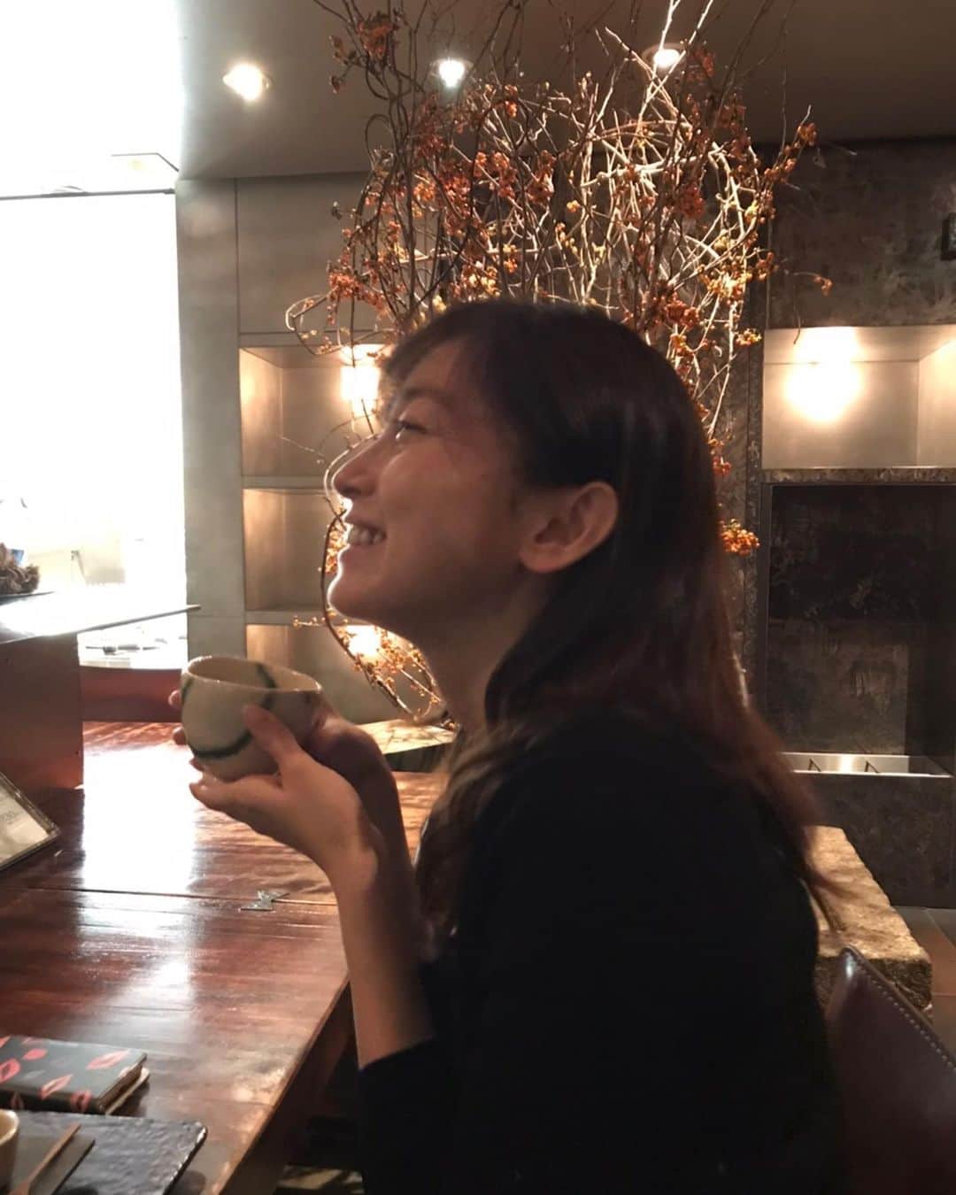 小橋めぐみのインスタグラム：「母とお出かけ。 母が撮るわたしは、娘の顔になる。」