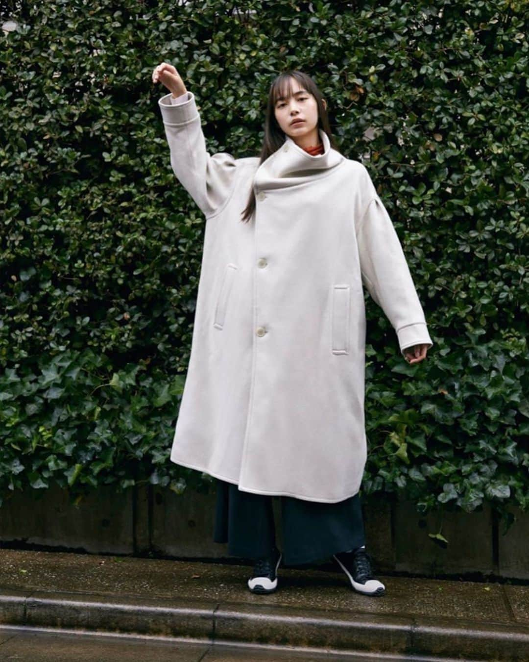 ZUCCa official Instagramさんのインスタグラム写真 - (ZUCCa official InstagramInstagram)「… E-MOOK ZUCCa 2020-2021 PORTRAITS ASSEMBLE 井桁弘恵 @igetahiroe23   – DUFFLE WOOL COAT ZU03-FA247 –  @zucca_tokyo  #emook #mook #zucca #openmyeyes #autumn #winter #2020 #2021 #aw20 #tokyo #japan #fashion #ootd #宝島社 #ブランドムック #ムック #井桁弘恵 #ズッカ #ズッカトウキョウ  #Repost @kaho__yamaguchi with @get_repost ・・・ zucca MOOK 2020-2021 Autumn/winter photo/Kakuta Wataru @wataru_kakuta  hair&make/Murakami Aya @ayamurakami__  model/Igeta Hiroe @igetahiroe23  女優の井桁弘恵さん。 とてもお似合いでした。 かわい子ちゃんておもしろい。 #井桁弘恵 #zucca #ズッカ」11月17日 22時35分 - zucca_official