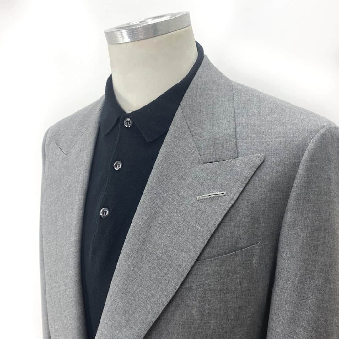 のインスタグラム：「The Charlie Allen cut in full effect. We like a soft structured coat with a clean finish.  Made with @harrisons1863 Smithwoollens super180.」