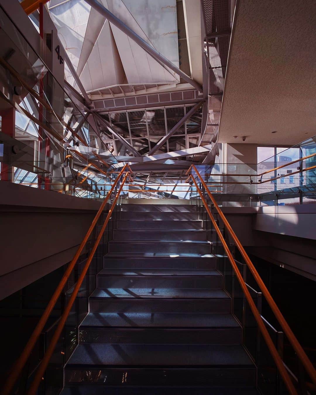 ima_ju / Jun Iのインスタグラム：「: : Rising Red : : ::」