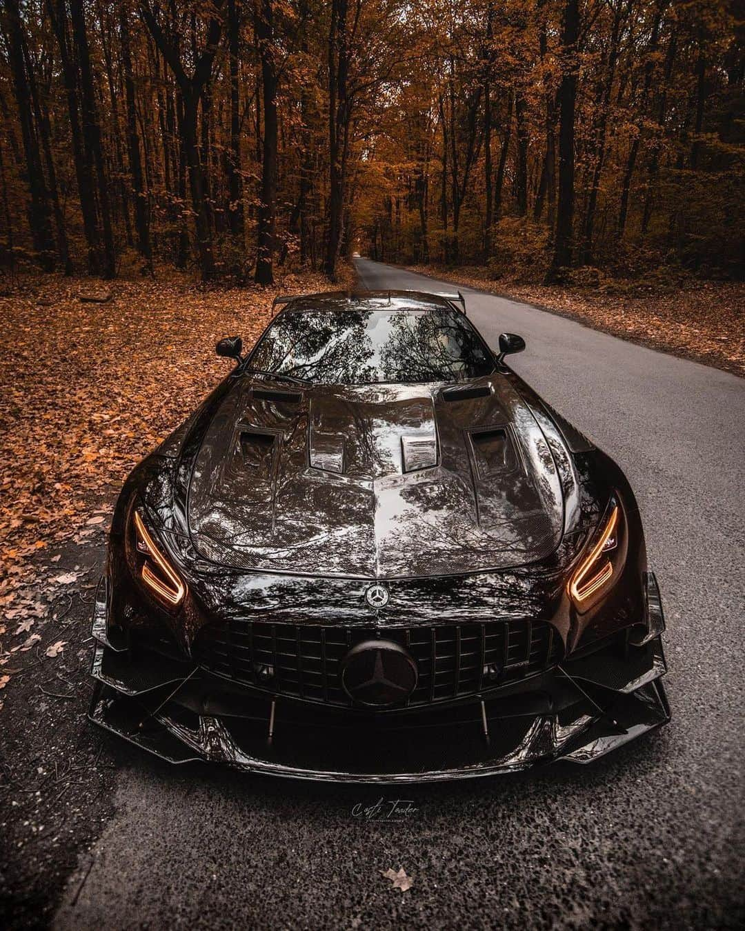 CARLiFESTYLEさんのインスタグラム写真 - (CARLiFESTYLEInstagram)「Mercedes AMG GT R Pro 🍁🍂 Photo @photo.tdr - @enescu_sbk @racebox.ro #carlifestyle」11月17日 22時56分 - carlifestyle