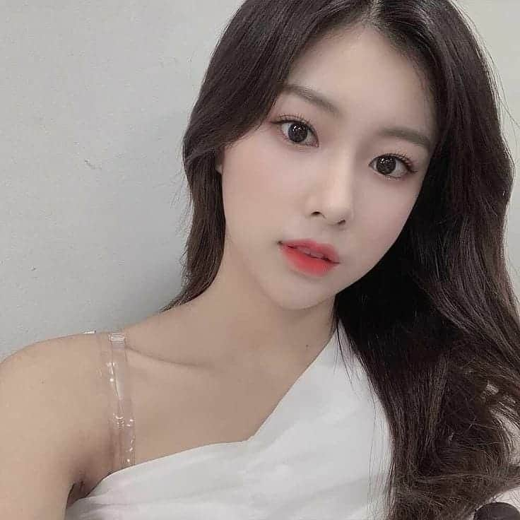 カン・ヘウォンさんのインスタグラム写真 - (カン・ヘウォンInstagram)「Have a good night ❤ __ [#IZONE #HYEWONIZONE#PRODUCE48#PD48#프로듀스48#MNET#KANGHYEWON#HYEWON#강혜원#Kpopdol#likeforfollow#followforlike#like4like#l4l]」11月17日 22時59分 - hyewon__izone