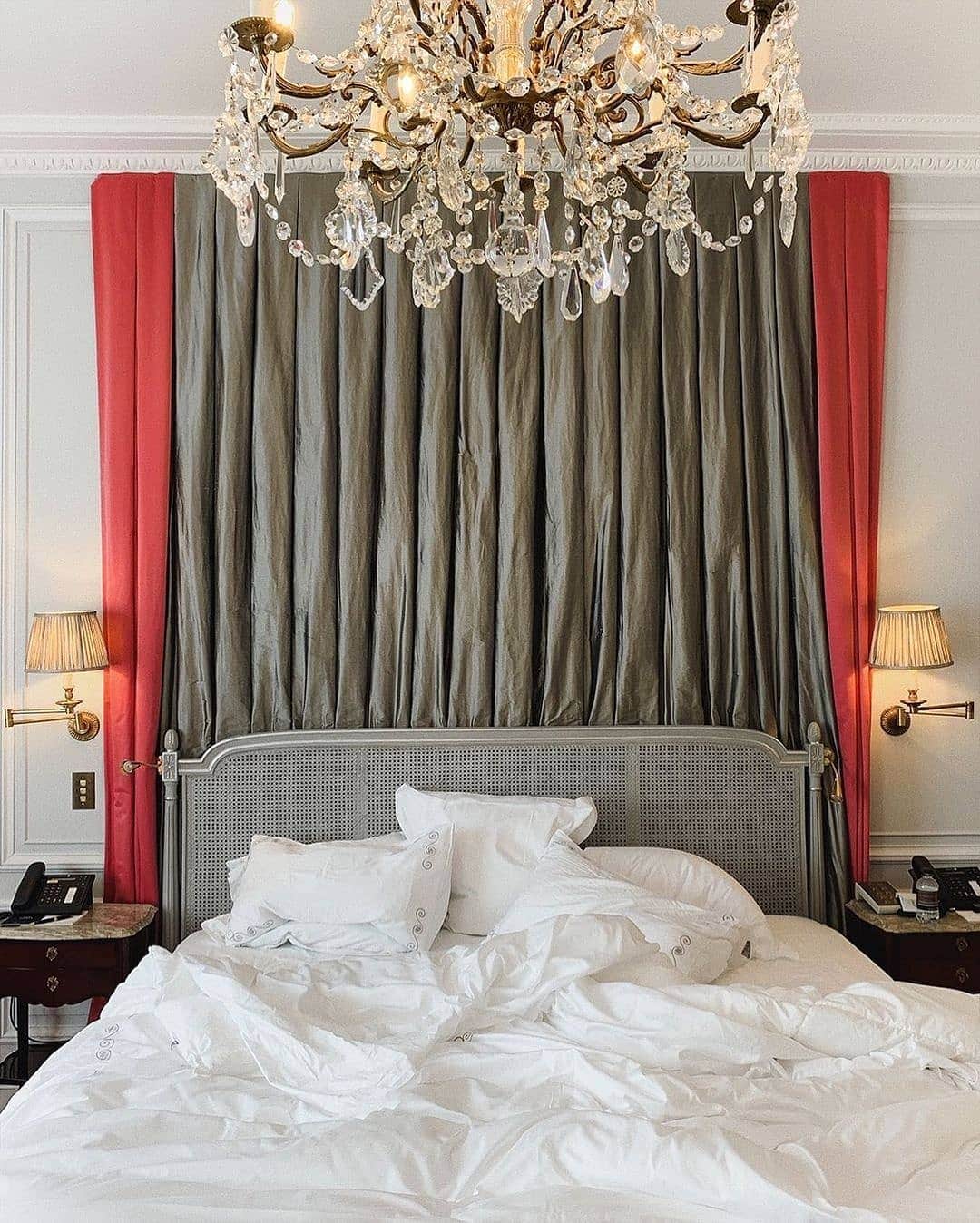 BEAUTIFUL HOTELSさんのインスタグラム写真 - (BEAUTIFUL HOTELSInstagram)「Taking Paris in a fashionable storm! 🇫🇷 Hôtel Plaza Athénée's scenic location lets you wake up to views of the Eiffel Tower and shop to the best fashion houses, a short 5-minute walk away. 👜  Guests can get a spectacular dining experience with the hotel's restaurants, supervised by Michelin Star chef Alain Ducasse, a feast that's hard to miss!  Do you recognize @plaza_athenee from Sex and The City and The Devil Wears Prada?🎞   📸 @gypseetravel 📍 @plaza_athenee, Paris, France」11月17日 23時08分 - beautifulhotels