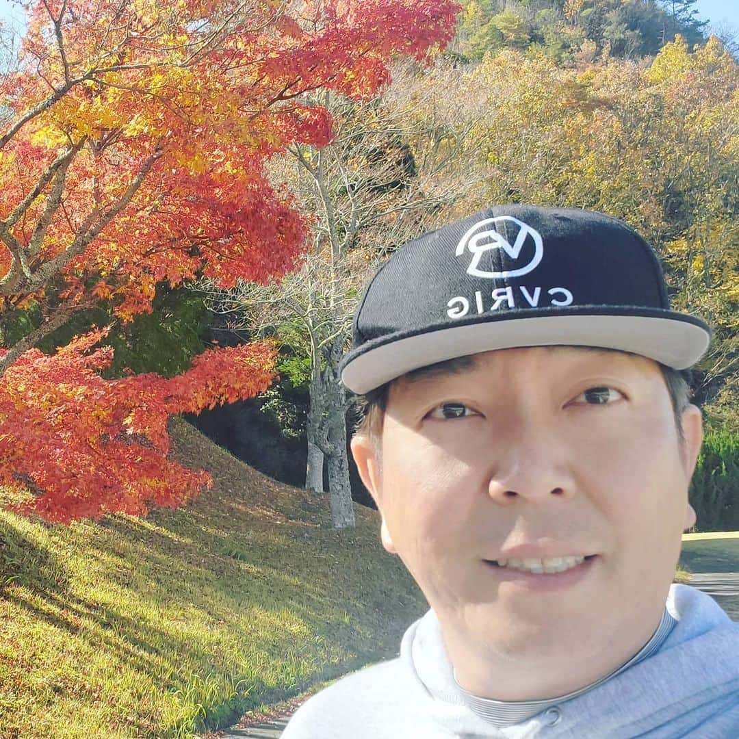 竹内弘一さんのインスタグラム写真 - (竹内弘一Instagram)「キレイです！ことしの紅葉。 ことしは特にいろんな思いがよぎるなあ。 忘れられない秋冬になりそうです。 みんなが仲良くできますように。 #紅葉 #みんな仲良く #京都」11月17日 23時14分 - takeuchi_koichi