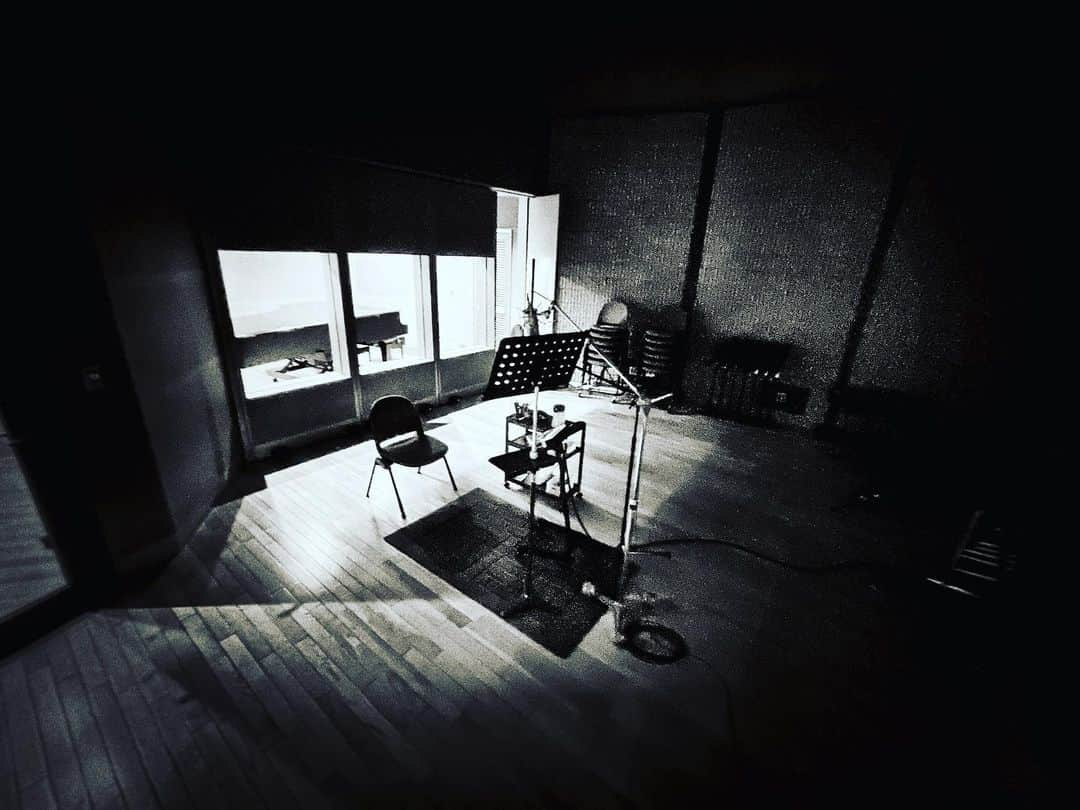 INORANさんのインスタグラム写真 - (INORANInstagram)「A leap of faith. #INORAN #INRN2020 #next #album #comingsoon」11月17日 23時18分 - inoran_official