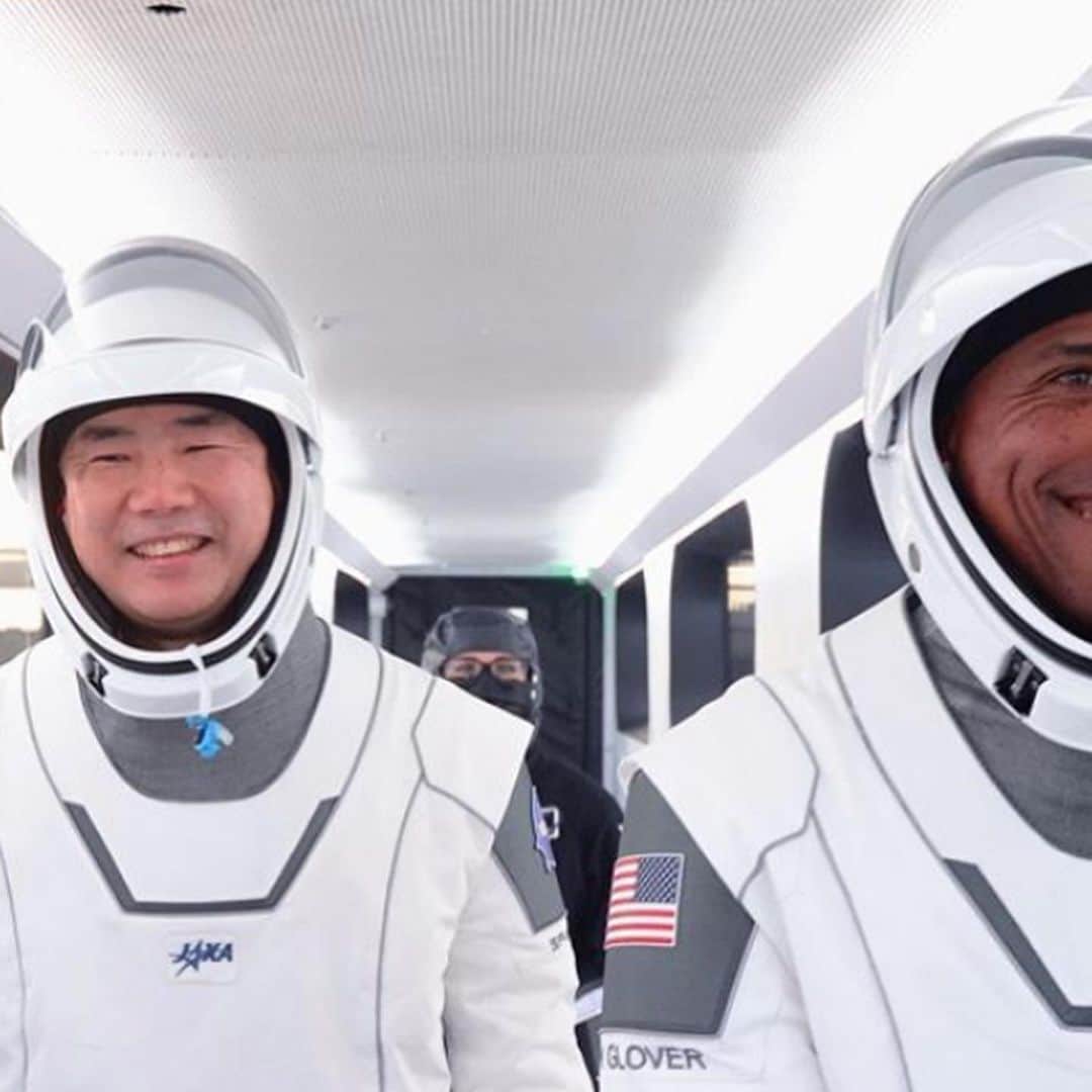真樹麗子さんのインスタグラム写真 - (真樹麗子Instagram)「@spacex   全集中の呼吸@クルードラゴン🚀 issとドッキング成功✨🙌 野口氏、イーロンマスク氏、みんなの希望です✨  って、完全に息子の影響ですね😊  #spacex #iss#jaxa #クルードラゴン #crewdragon  #宇宙服がスタイリッシュ #野口聡一  さん #イーロンマスク #elonmusk #子供の視点の先が大きく広がる #大きな未来へ #未来を創る#希望になる #息子も抱いた夢を叶えてくれるといいな」11月17日 23時52分 - makiofficial_0718