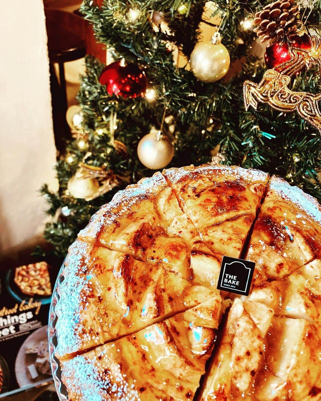 The Bakeさんのインスタグラム写真 - (The BakeInstagram)「Christmas is coming soon 🎄  #applepie #christmas #holiday #thebake #shibuya #tokyo」11月17日 23時55分 - the_bake1121