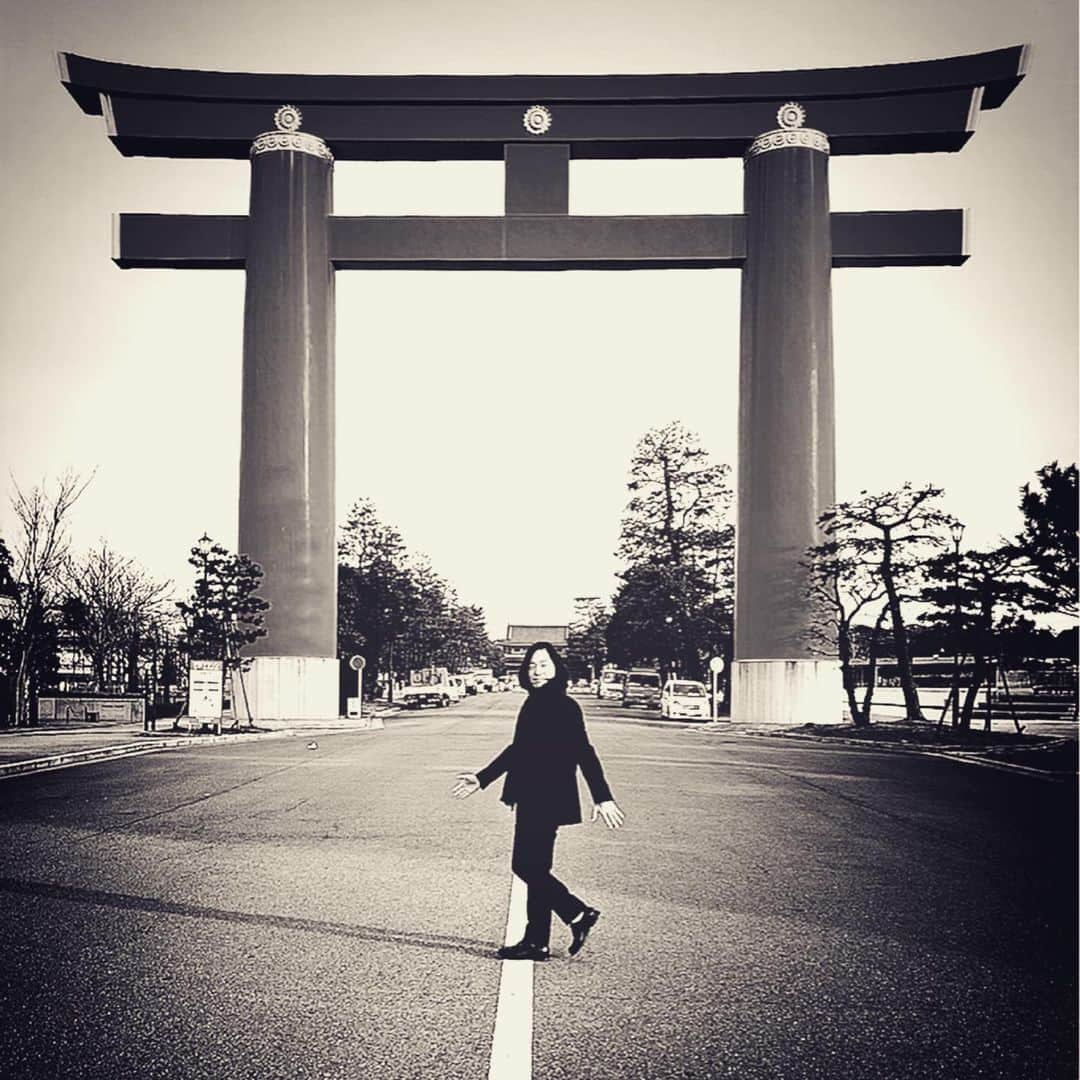 祐真朋樹さんのインスタグラム写真 - (祐真朋樹Instagram)「Journey of the heart  @lanvincollection  @caban.jp  @jantje_ontembaar  @katorishingo_official  @shoto_museum  #後藤克芳  #現代美術  #popart  #theflyingburritobrothers  #nudiesuit  @stadium_and_kenzotange  @kenzo.tange  #香川県庁舎  #小堀遠州  #綺麗さび  @aman_tokyo  @gqjapan  @casabrutus  #miraclecloset  #georgejensen  #染め付け  #琥珀エビス  #平安神宮  @marni  @stsukezane」11月17日 23時58分 - stsukezane