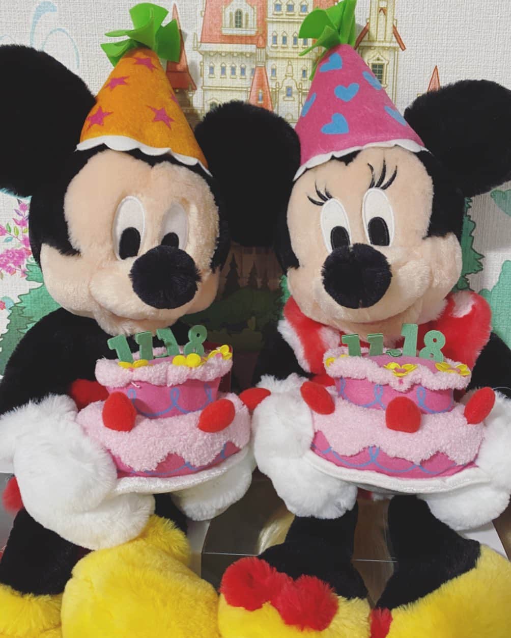 のインスタグラム：「🍰🎁💝 　 　 Happy birthday to MICKEY&MINNIE❤︎ 　 　 .」