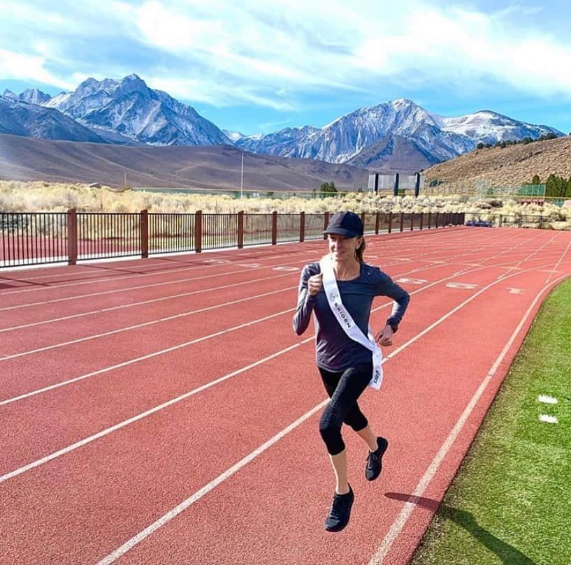 ASICS Americaさんのインスタグラム写真 - (ASICS AmericaInstagram)「“I love the enthusiasm and synergy of teamwork even when the relay is virtual. I appear alone in this Ekiden leg of 7.2K, but my mind is with and working for my teammates. Your mind is a powerful thing, so put it in a place of uplift, joy and commitment.” - @deena8050 #ASICSWorldEkiden」11月18日 0時00分 - asics