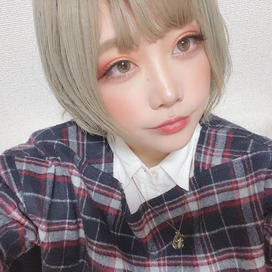 かりんさんのインスタグラム写真 - (かりんInstagram)「. . - - - - - - - - - - - - - - - - - - - - - - - - - - . . @luckyicon_jp  さんの . ❁シリーズ【プチエトワール】 . ❁⃘カラー【ハニーブラウン】 . ❁⃘DIA【14.0】 . ❁⃘BC【8.6】 . ❁⃘使用期限【6ヶ月】 . . - - - - - - - - - - - - - - - - - - - - - - - - - - めちゃくちゃナチュラル！！ 自分のめがほんのり茶色ってかんじ 写真みても ん？ってなる(笑) でも裸眼じゃない感がすこ とてもつけやすくてよきーー うるうるしてるし ナチュラルが好きな方はぜひ 無難なブラウンカラコンだとおもう🌿 . . . . #luckyicon #luckyiconレビュー  #ラッキーアイコン #カラコン #colorcontacts  #カラコンレビュー  #カラコンレポ #カラコン着画  #カラコン通販  #ブラウンカラコン #ブラウン #browncontacts  #茶コン #茶色カラコン  #ナチュラルカラコン #ナチュラルコンタクト」11月18日 0時37分 - karin.n.003