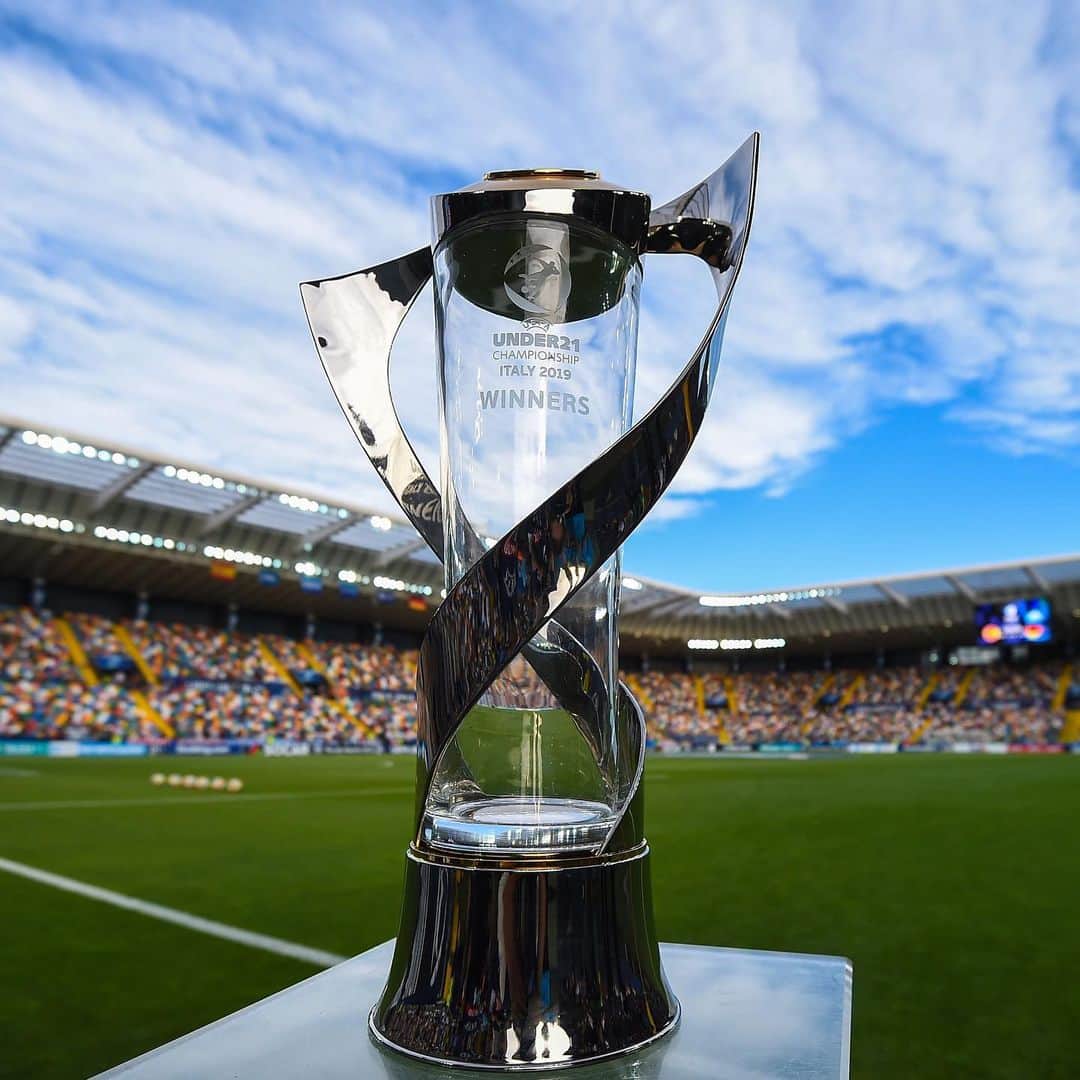 UEFA.comのインスタグラム：「🇪🇸 Spain the reigning #U21EURO champions. Whose name is on the trophy for 2021? Qualifying ends this week, with just five more spots up for grabs... 👀」