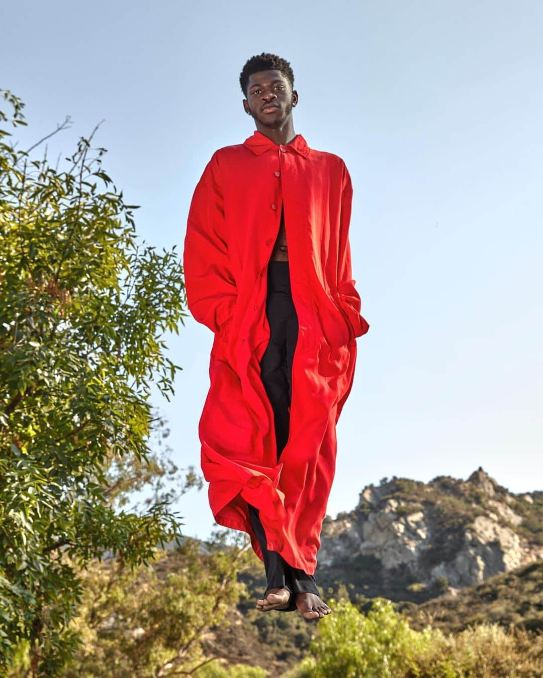 カリーヌ・ロワトフェルドさんのインスタグラム写真 - (カリーヌ・ロワトフェルドInstagram)「It’s a Holiday. Congrats on your new release @lilnasx 💙 shot in Los Angeles for the cover of @crmensbook by @roeethridge and styled by @iancogneato.  #CRM11」11月18日 0時53分 - carineroitfeld